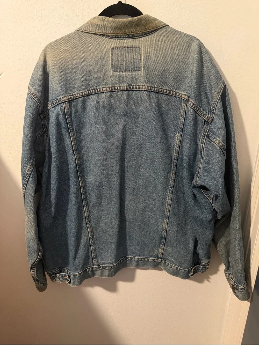 Levis distressed collar